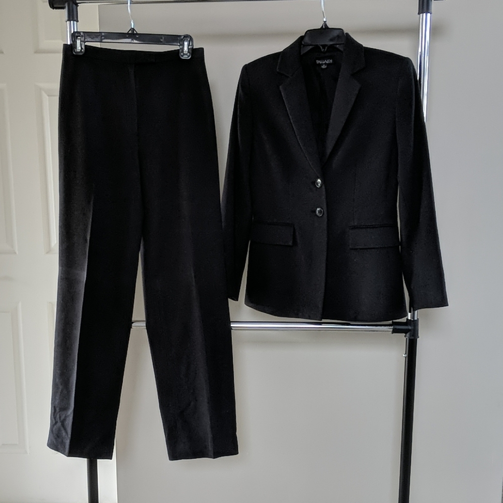 Tahari Cashmere jacket pants suit  4 black grafite